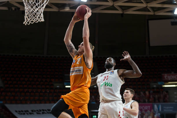 梅赛德斯的 梅赛德斯的